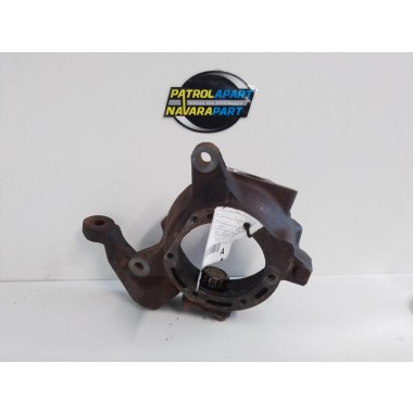 Used Right Swivel Hub 40561-VB100 - Nissan Patrol Y61 GU 12/97-ON