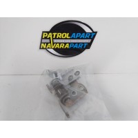 Used Front Door Hinges (Pair) - 82420-2J00 - Nissan Patrol Y61 GU 12/97-04/17