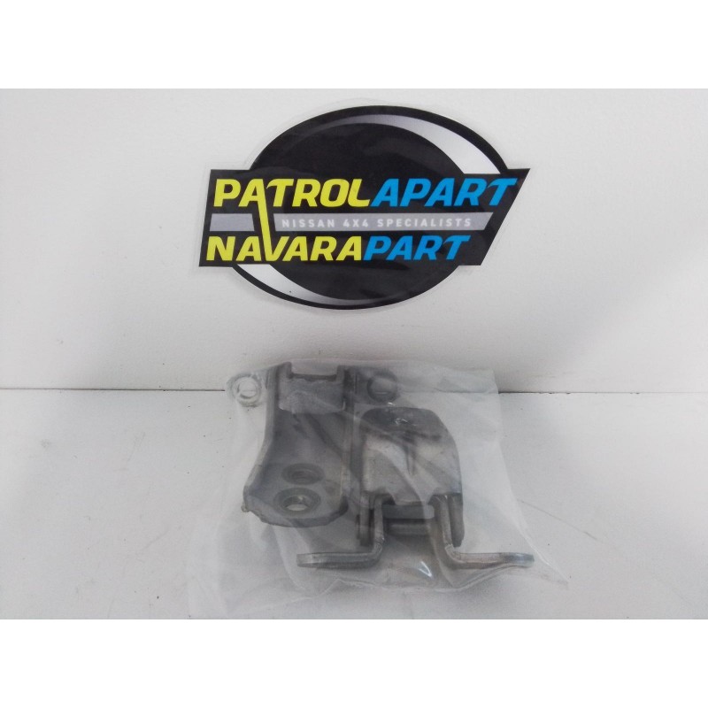 Used Front Door Hinges (Pair) - 82420-2J00 - Nissan Patrol Y61 GU 12/97-04/17