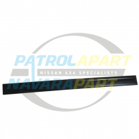 USED - Genuine Nissan Front Door Moulding - Y61 GU Nissan Patrol QM1