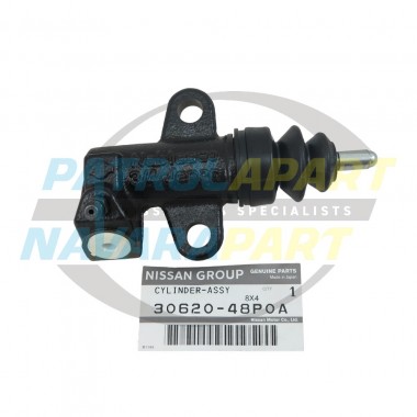 Genuine Nissan Clutch Slave Cylinder - Nissan Navara D22 4WD KA24 VG30