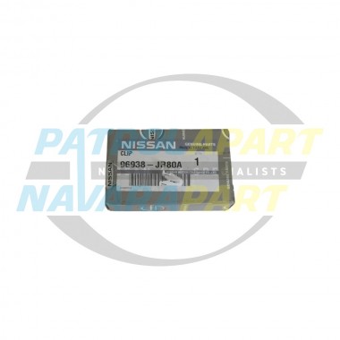 Genuine Nissan Gear Stick Plastic Surround Boot Clip - Nissan Navara D40 2008-2015 YD25DDTi