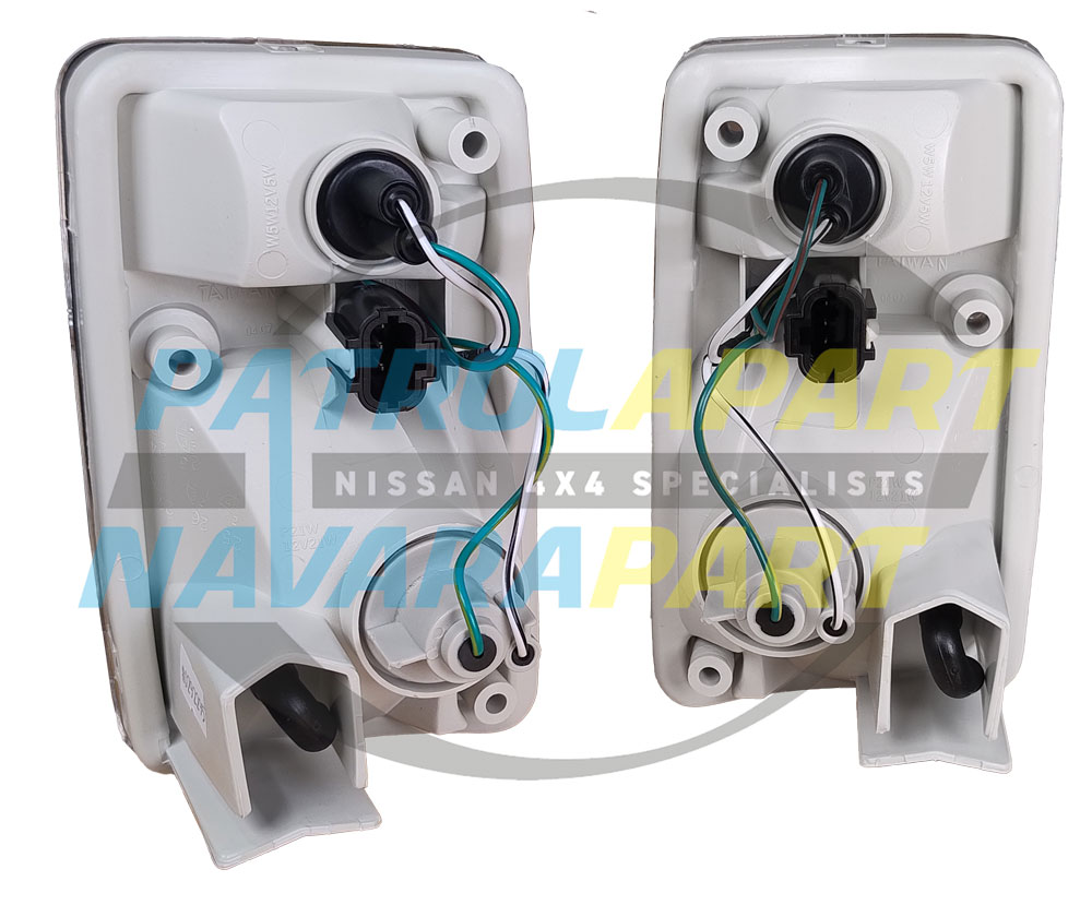 Genuine Nissan Crystal Corner Indicator Light Set - Nissan Patrol Y60 GQ S2